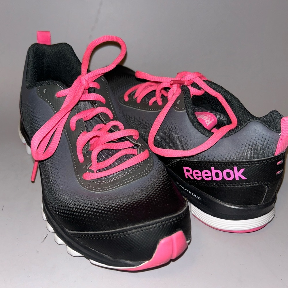 Women’s reebok sneaker